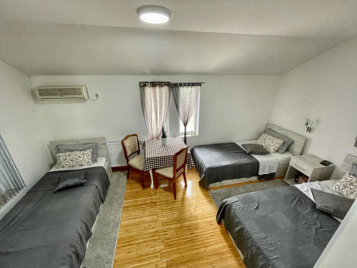 Tepic Garni Hotel Temerin Eksteriør billede