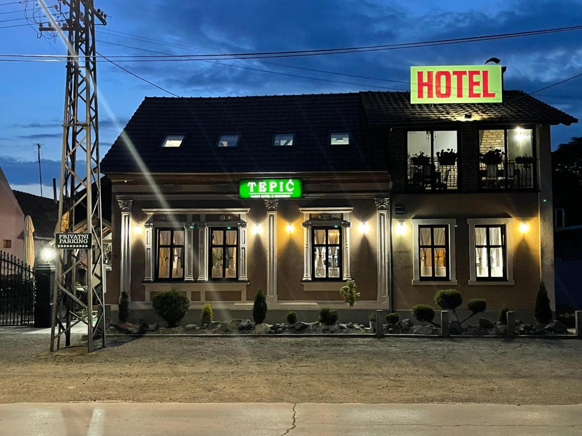 Tepic Garni Hotel Temerin Eksteriør billede